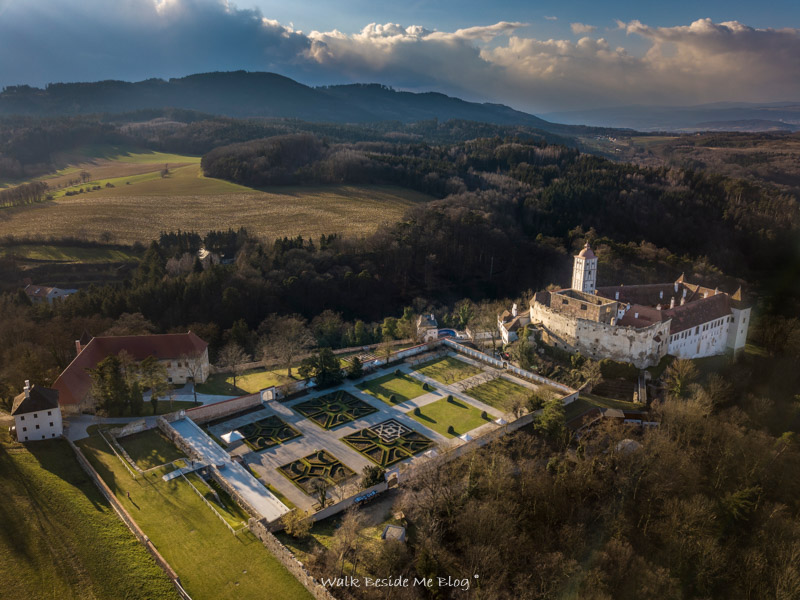 Вид на замок Шаллабург с воздуха