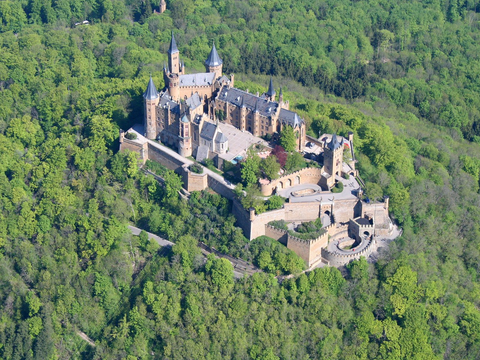 Замок Гогенцоллерн сверху