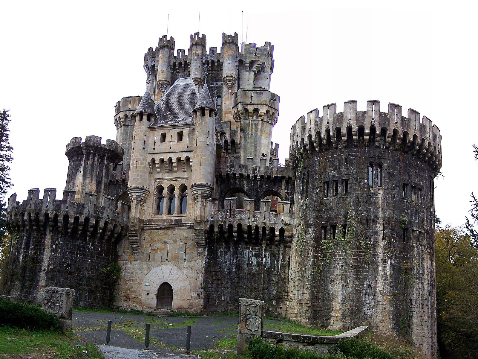 Башня замка Бутрон