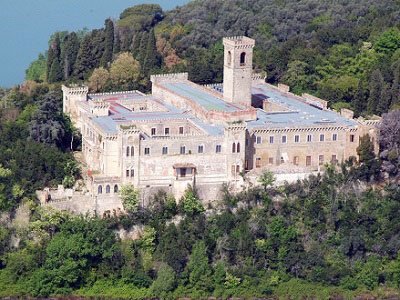 Замок в итальянской провинции Умбрия