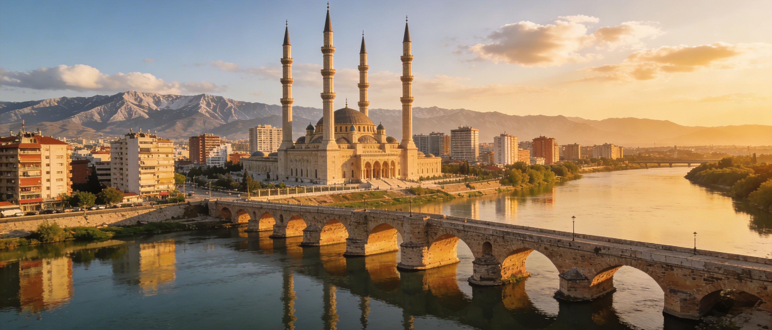 Панорама Аданы: мечеть Сабанджи, Каменный мост и река Сейхан