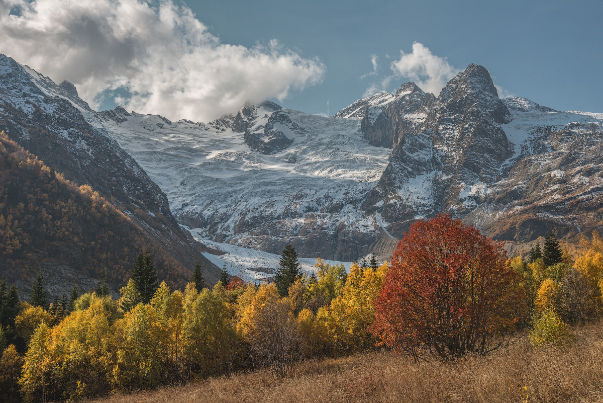 Белалакая Домбай осень