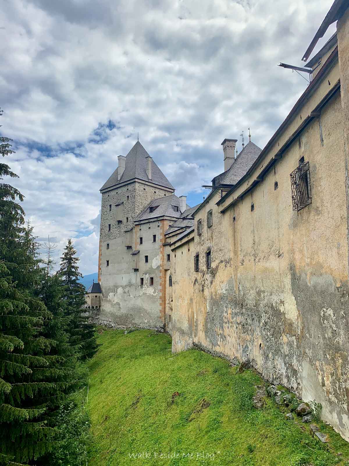 Замок Моошам в Австрии