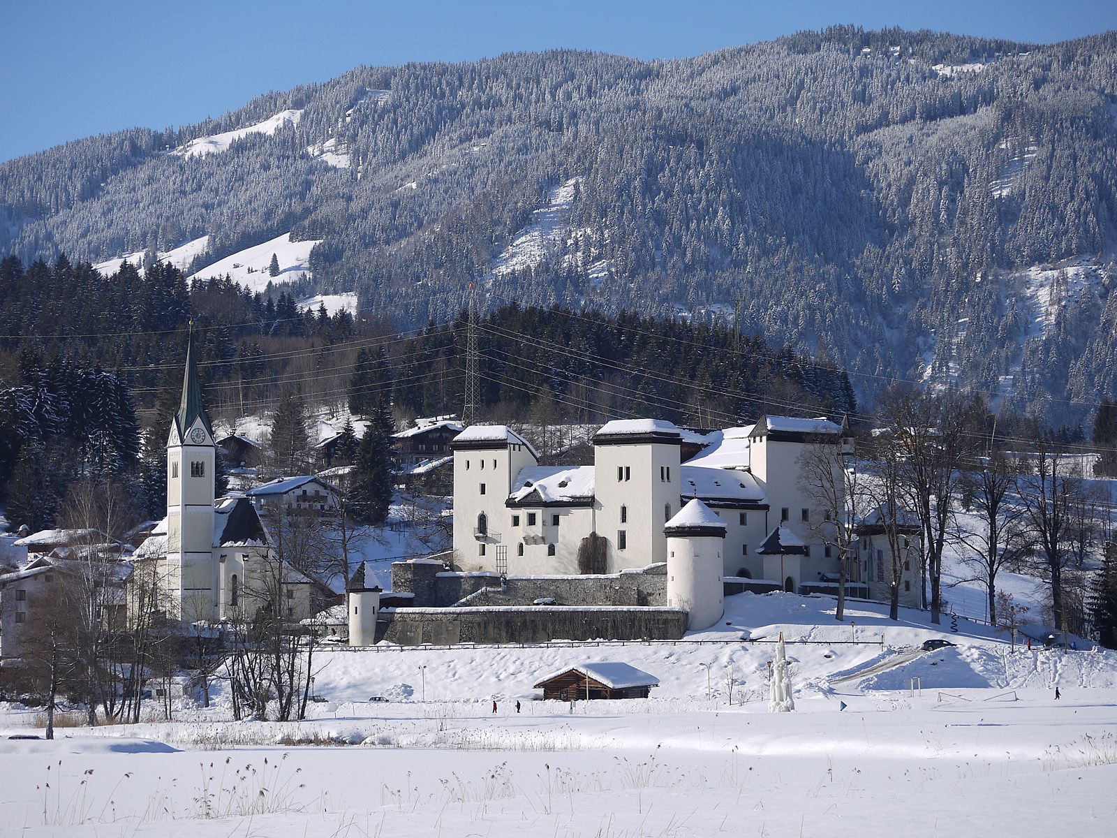 Замок Гольдегг зимой