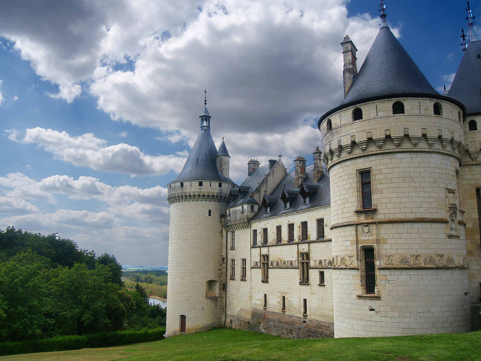 Замок Шомон-сюр-Луар башни