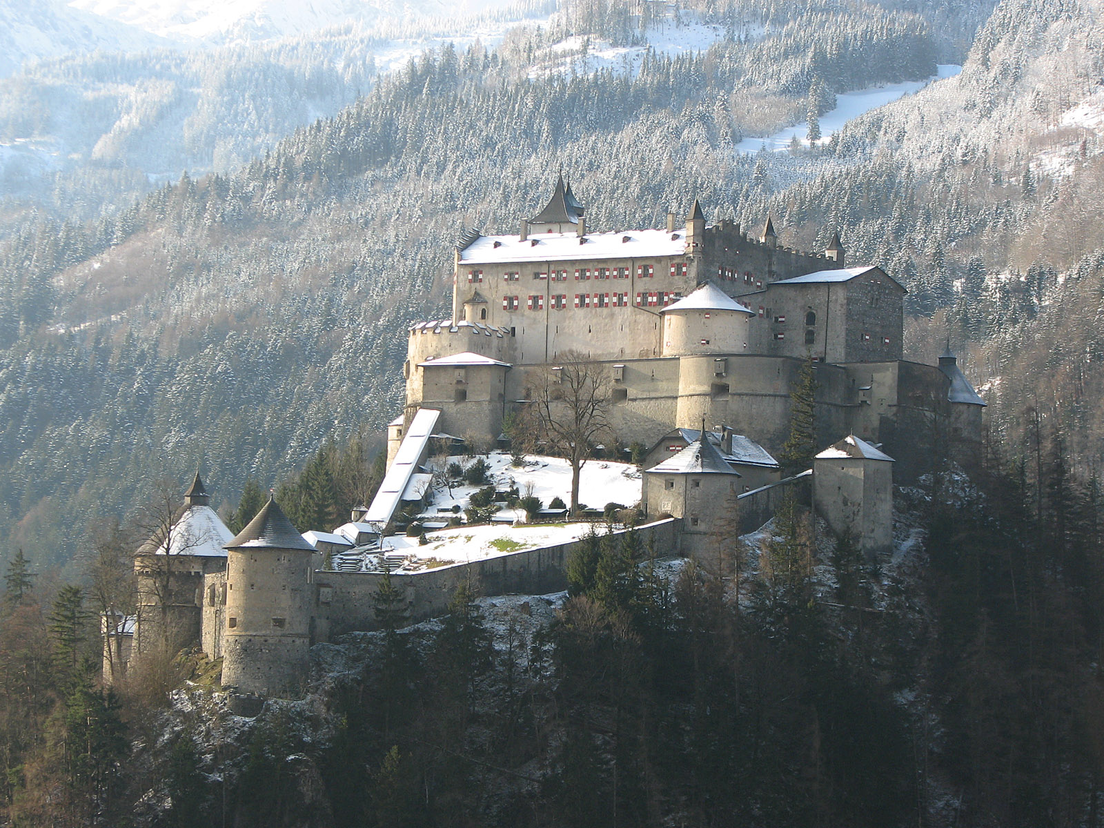 Замок Хоэнфервен зимой