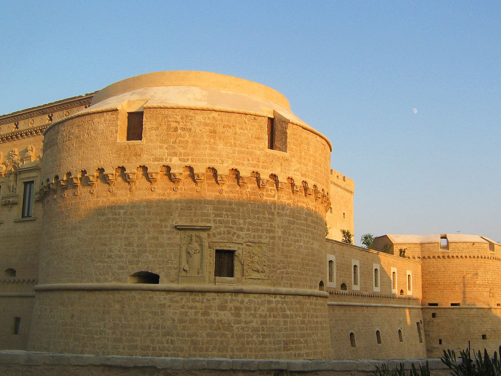 Стена замка Отранто