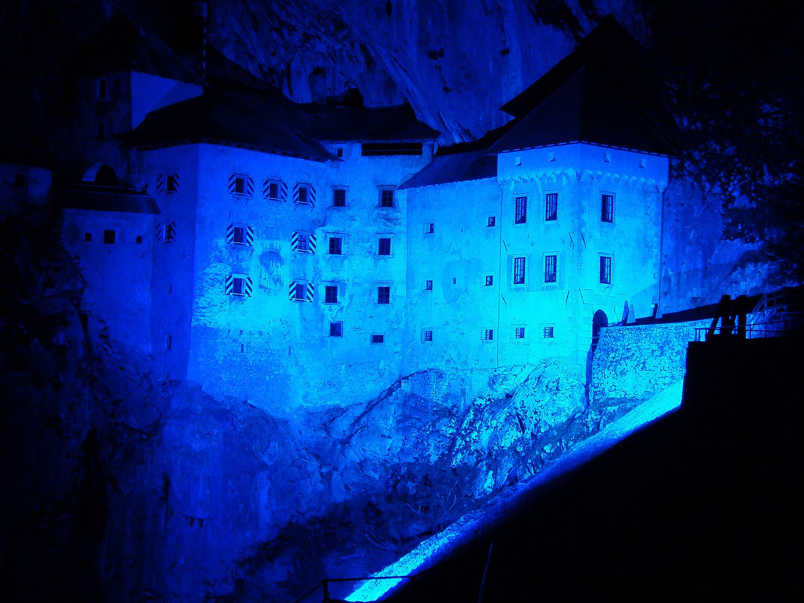 Предъямский замок ночью