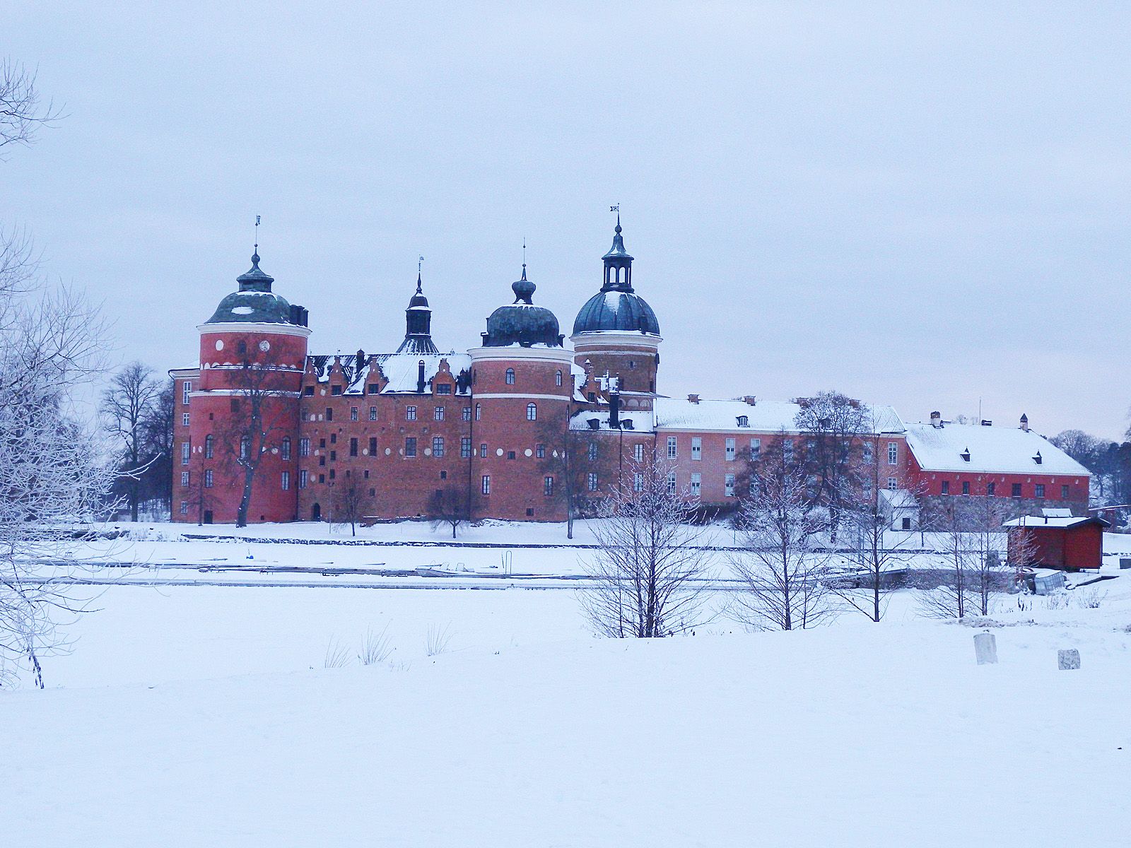 Замок Грипсхольм зимой