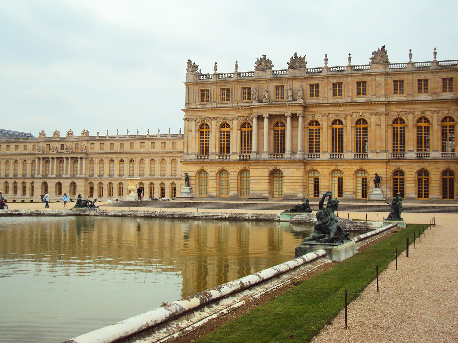 Окна. Замок Версаль