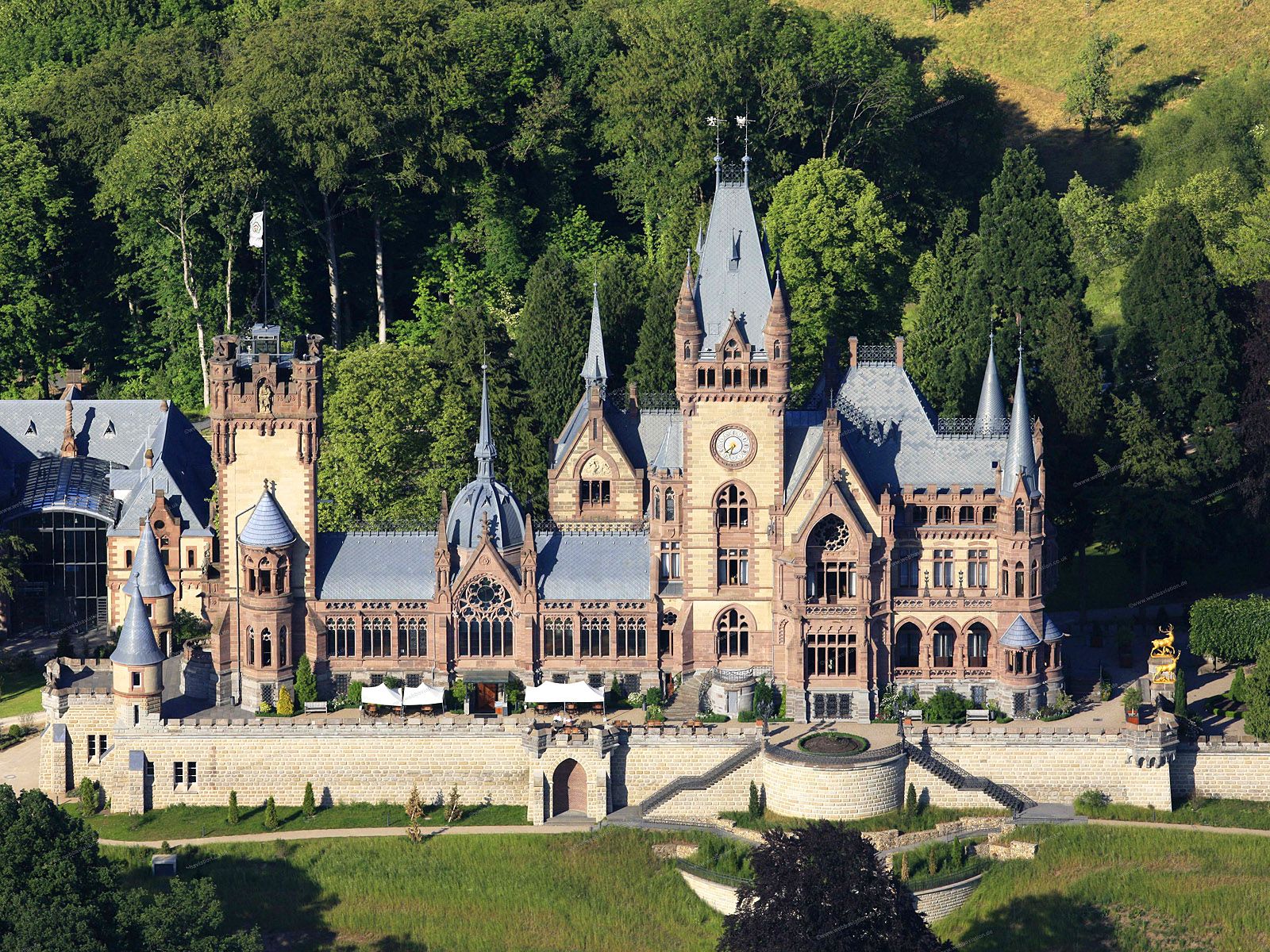 Замок Драхенбург сверху