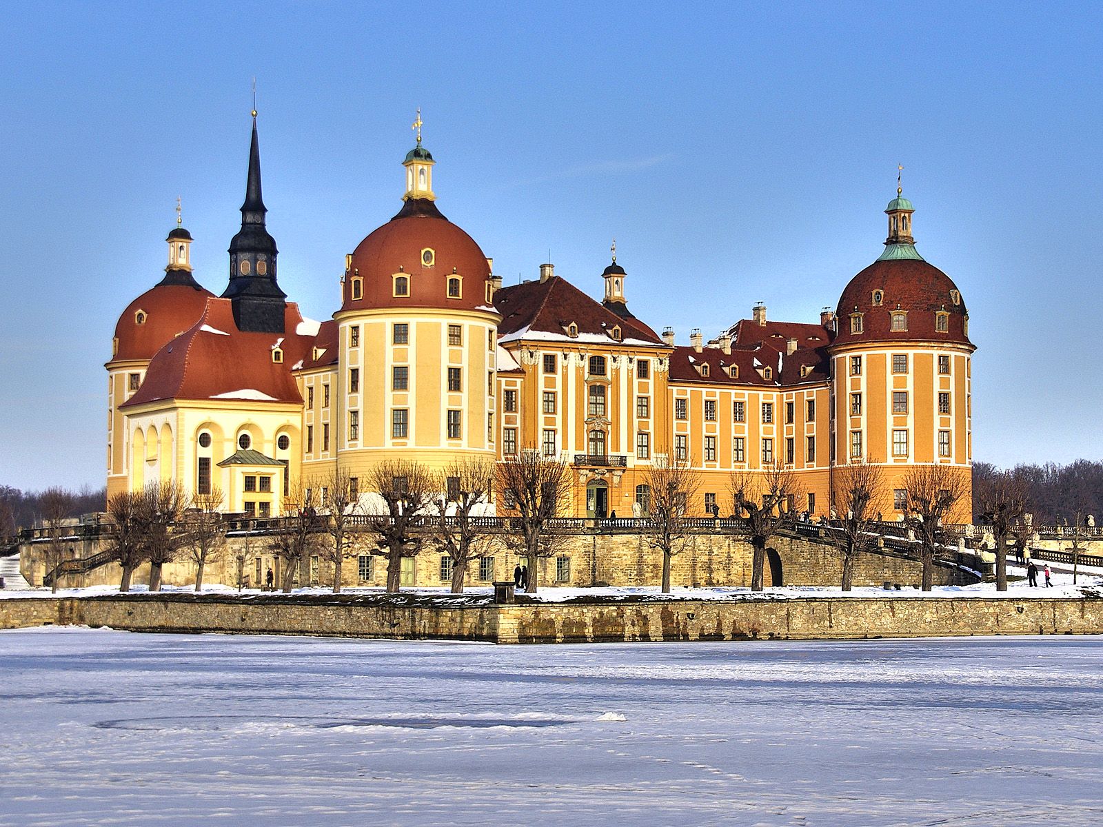 Замок Морицбург зимой